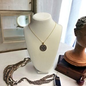💲ALE 🏷️ LV Clover stamp Pendant Necklace 🔥